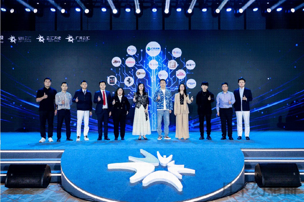 了解开云集团最新官网动态：探索时尚新趋势